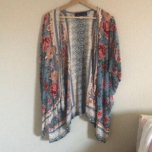 Side medium, gently used kimono!